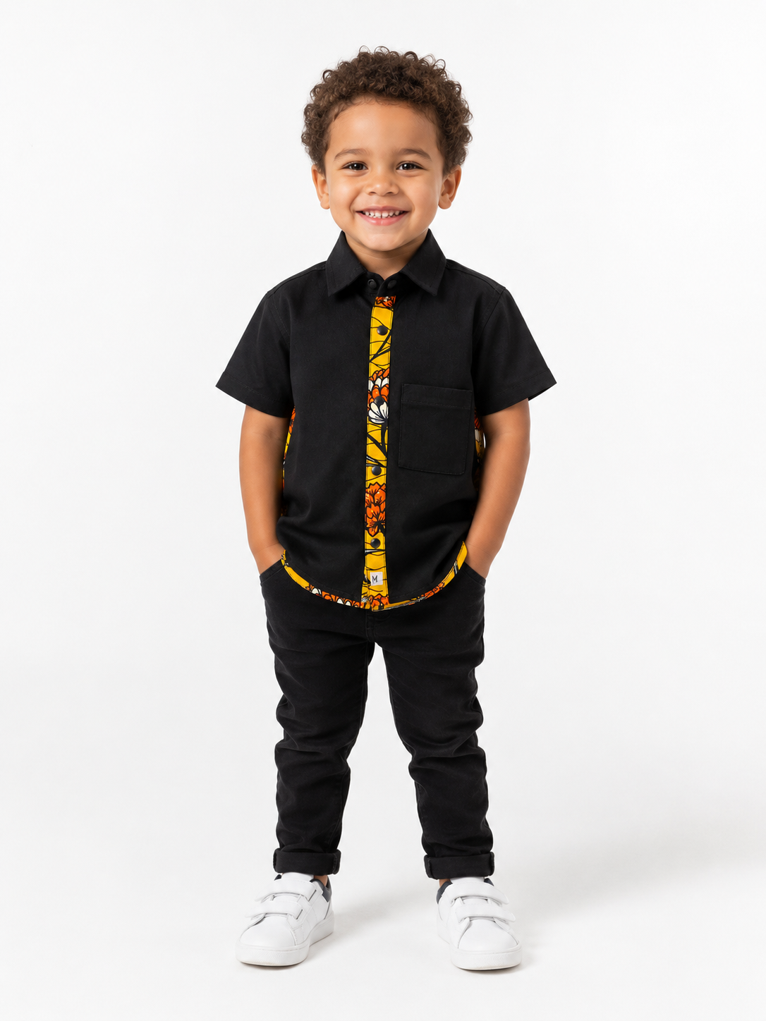 Enfant avec une Chemise Wax Africain de Motif Fleur – Shadow Garden